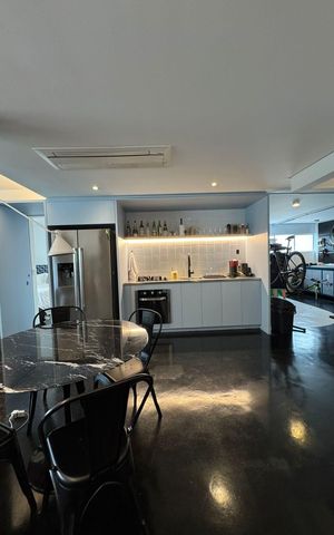 Apartamento à venda com 80m², 1 quarto e sem vagaSala