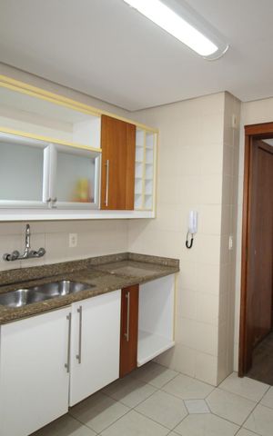 Apartamento à venda com 117m², 4 quartos e 2 vagasCozinha