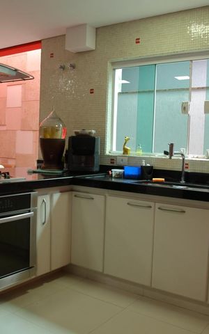 Casa para alugar com 350m², 3 quartos e 3 vagasCozinha 