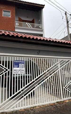 Casa para alugar com 350m², 3 quartos e 3 vagas Casa para alugar com 350m², 3 quartos e 3 vagasFachada