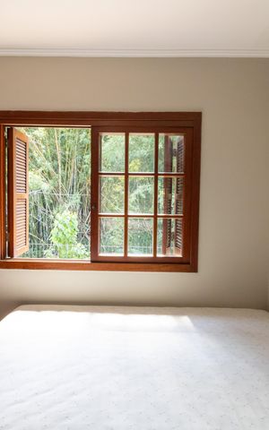 Casa à venda com 213m², 4 quartos e 3 vagas Casa à venda com 213m², 4 quartos e 3 vagasQuarto 1
