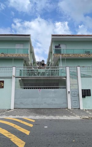 Casa de condomínio à venda com 64m², 2 quartos e 1 vaga Casa de condomínio à venda com 64m², 2 quartos e 1 vagaFachada