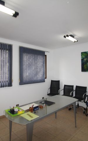 Casa à venda com 140m², 5 quartos e sem vagaQuarto 5