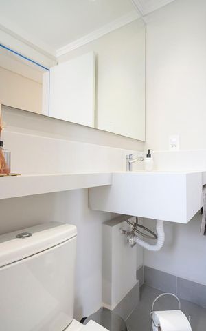 Apartamento à venda com 65m², 2 quartos e 2 vagasBanheiro social