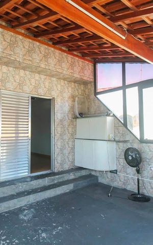 Casa à venda com 135m², 3 quartos e 2 vagas