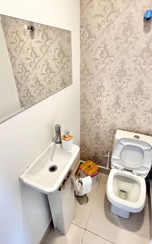 Apartamento à venda com 120m², 3 quartos e 2 vagas Apartamento à venda com 120m², 3 quartos e 2 vagasLavabo