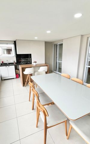 Apartamento à venda com 120m², 3 quartos e 2 vagas Apartamento à venda com 120m², 3 quartos e 2 vagasVaranda da Sala