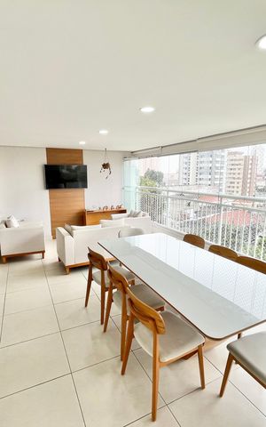 Apartamento à venda com 120m², 3 quartos e 2 vagas Apartamento à venda com 120m², 3 quartos e 2 vagasVaranda da Sala