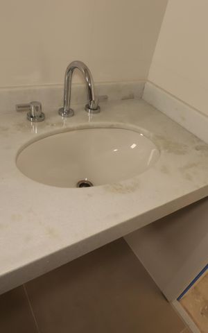 Apartamento à venda com 117m², 3 quartos e 2 vagasBanheiro da Suíte 2 - Pia