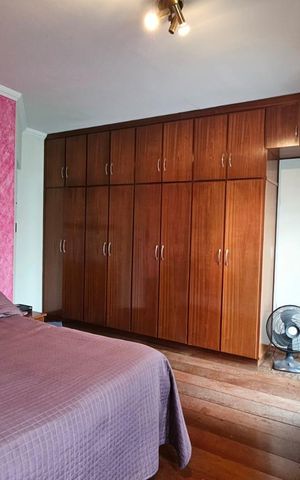 Casa à venda com 235m², 3 quartos e 4 vagas Casa à venda com 235m², 3 quartos e 4 vagasQuarto