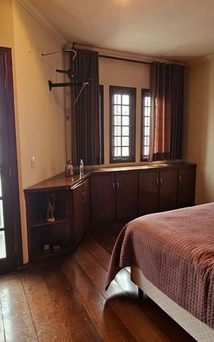 Casa à venda com 235m², 3 quartos e 4 vagas Casa à venda com 235m², 3 quartos e 4 vagasQuarto