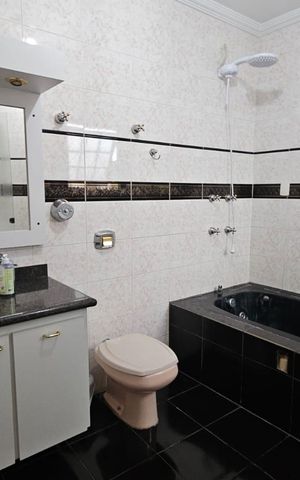 Casa à venda com 235m², 3 quartos e 4 vagas Casa à venda com 235m², 3 quartos e 4 vagasBanheiro