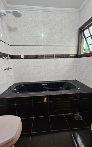 Casa à venda com 235m², 3 quartos e 4 vagas Casa à venda com 235m², 3 quartos e 4 vagasBanheiro