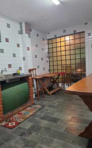 Casa à venda com 235m², 3 quartos e 4 vagas Casa à venda com 235m², 3 quartos e 4 vagasÁrea externa