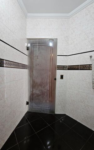Casa à venda com 235m², 3 quartos e 4 vagas Casa à venda com 235m², 3 quartos e 4 vagasBanheiro