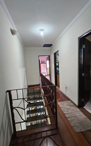 Casa à venda com 235m², 3 quartos e 4 vagas Casa à venda com 235m², 3 quartos e 4 vagasCorredor