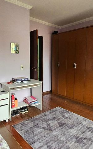 Casa à venda com 235m², 3 quartos e 4 vagas Casa à venda com 235m², 3 quartos e 4 vagasQuarto