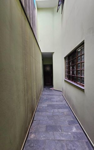 Casa à venda com 235m², 3 quartos e 4 vagas Casa à venda com 235m², 3 quartos e 4 vagasÁrea externa