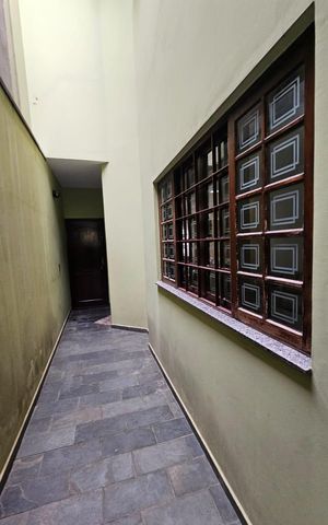 Casa à venda com 235m², 3 quartos e 4 vagas Casa à venda com 235m², 3 quartos e 4 vagasÁrea externa