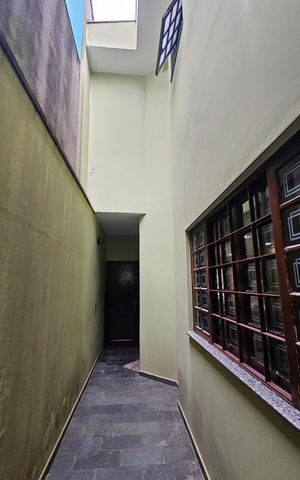 Casa à venda com 235m², 3 quartos e 4 vagas Casa à venda com 235m², 3 quartos e 4 vagasÁrea externa