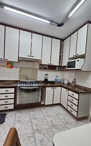Casa à venda com 235m², 3 quartos e 4 vagas Casa à venda com 235m², 3 quartos e 4 vagasCozinha