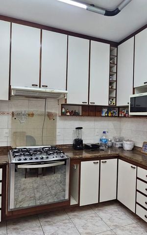 Casa à venda com 235m², 3 quartos e 4 vagas Casa à venda com 235m², 3 quartos e 4 vagasCozinha