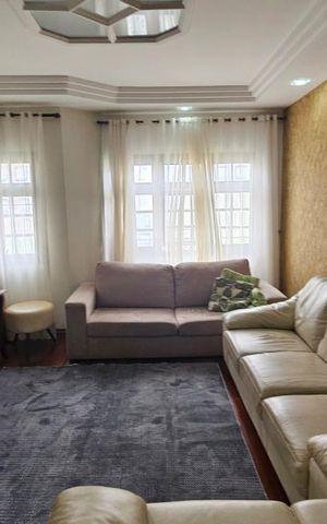 Casa à venda com 235m², 3 quartos e 4 vagas Casa à venda com 235m², 3 quartos e 4 vagasSala