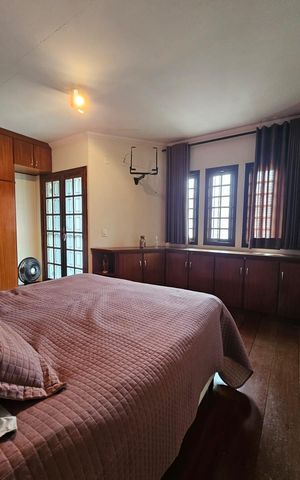 Casa à venda com 235m², 3 quartos e 4 vagas Casa à venda com 235m², 3 quartos e 4 vagasQuarto