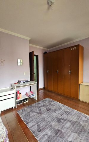 Casa à venda com 235m², 3 quartos e 4 vagas Casa à venda com 235m², 3 quartos e 4 vagasQuarto