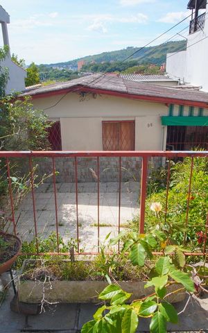 Casa para alugar com 300m², 2 quartos e sem vagaFachada Interna