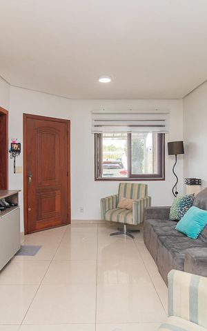 Casa à venda com 187m², 3 quartos e 2 vagasSala