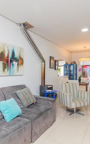 Casa à venda com 187m², 3 quartos e 2 vagasSala