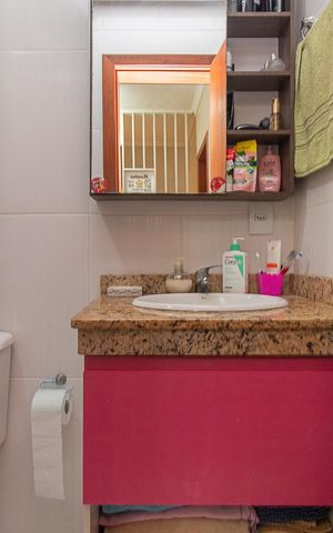 Casa à venda com 187m², 3 quartos e 2 vagasBanheiro Social