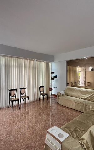 Apartamento à venda com 243m², 3 quartos e 3 vagas Apartamento à venda com 243m², 3 quartos e 3 vagasSala 1