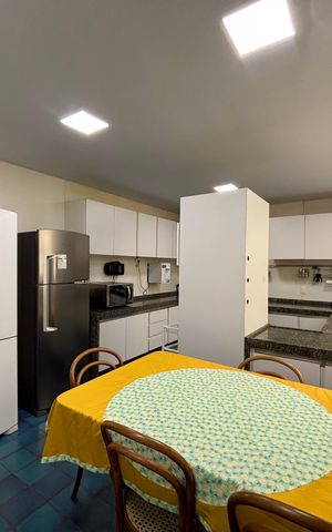 Apartamento à venda com 243m², 3 quartos e 3 vagas Apartamento à venda com 243m², 3 quartos e 3 vagasCozinha