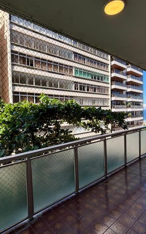Apartamento à venda com 243m², 3 quartos e 3 vagas Apartamento à venda com 243m², 3 quartos e 3 vagasVaranda das sala e quartos