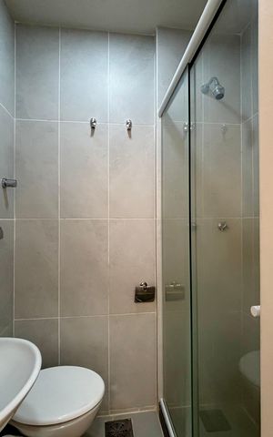 Apartamento à venda com 243m², 3 quartos e 3 vagas Apartamento à venda com 243m², 3 quartos e 3 vagasÁrea de serviço - banheiro