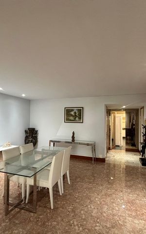 Apartamento à venda com 243m², 3 quartos e 3 vagas Apartamento à venda com 243m², 3 quartos e 3 vagasSala 2