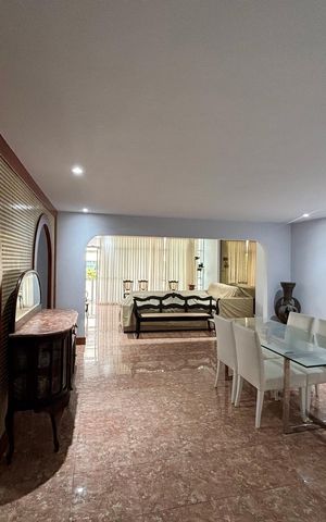 Apartamento à venda com 243m², 3 quartos e 3 vagas Apartamento à venda com 243m², 3 quartos e 3 vagasSala 2