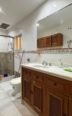 Apartamento à venda com 243m², 3 quartos e 3 vagas Apartamento à venda com 243m², 3 quartos e 3 vagasSuíte - banheiro