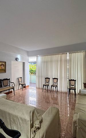 Apartamento à venda com 243m², 3 quartos e 3 vagas Apartamento à venda com 243m², 3 quartos e 3 vagasSala 1