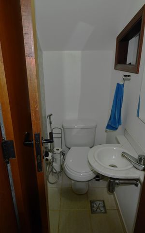 Casa de condomínio à venda com 120m², 3 quartos e 2 vagasLavabo