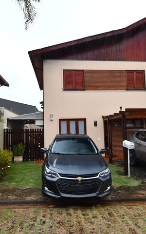 Casa de condomínio à venda com 120m², 3 quartos e 2 vagasFachada