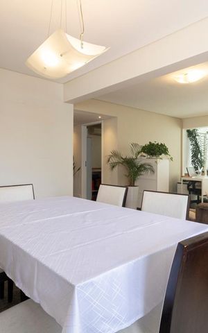 Apartamento à venda com 209m², 4 quartos e 4 vagas Apartamento à venda com 209m², 4 quartos e 4 vagasSala de Jantar