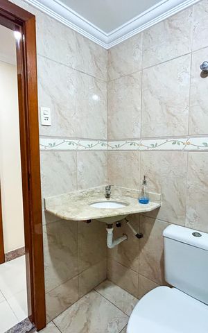 Casa à venda com 278m², 5 quartos e 1 vaga