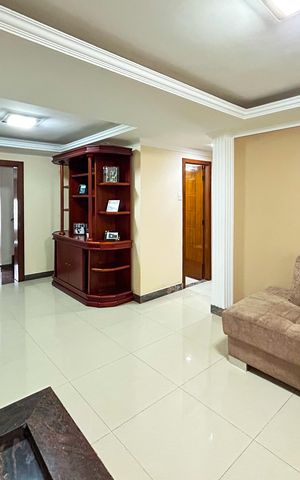 Casa à venda com 278m², 5 quartos e 1 vaga