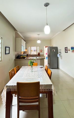 Casa à venda com 278m², 5 quartos e 1 vaga