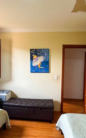 Casa à venda com 278m², 5 quartos e 1 vaga