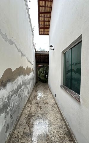 Casa à venda com 278m², 5 quartos e 1 vaga