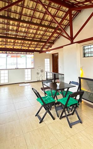 Casa à venda com 278m², 5 quartos e 1 vaga